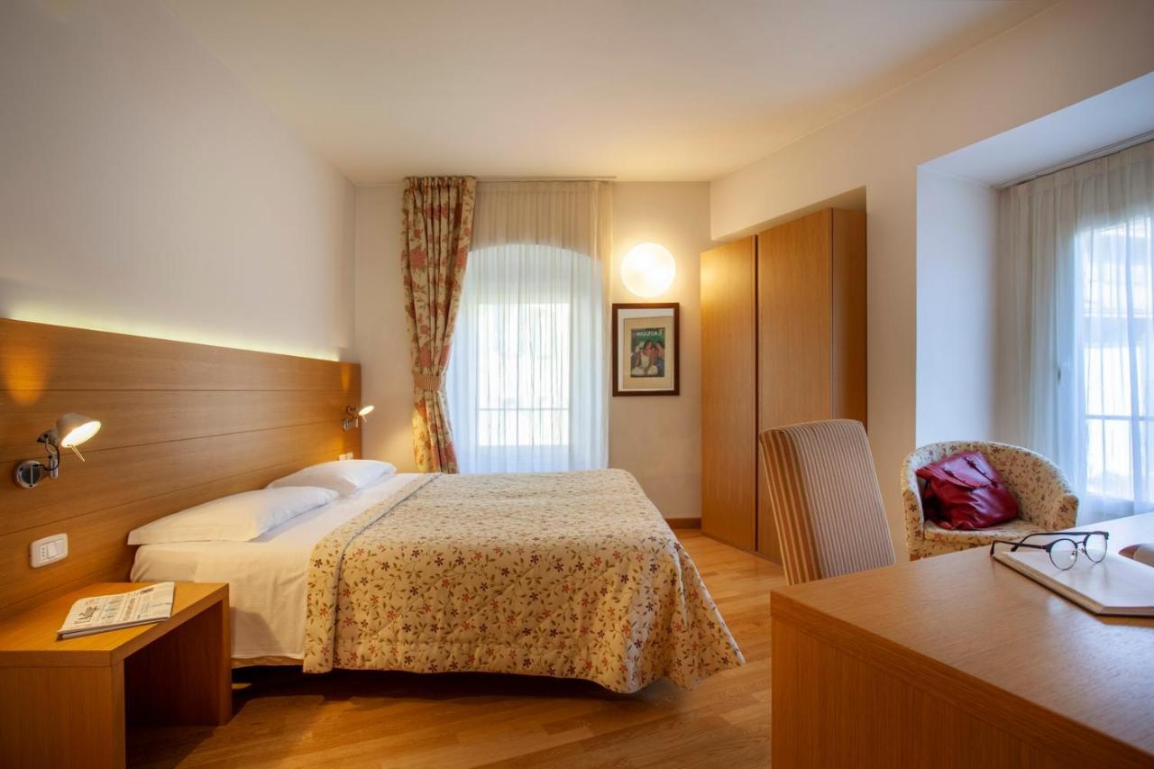 Hotel Romanda Levico Terme Exteriör bild