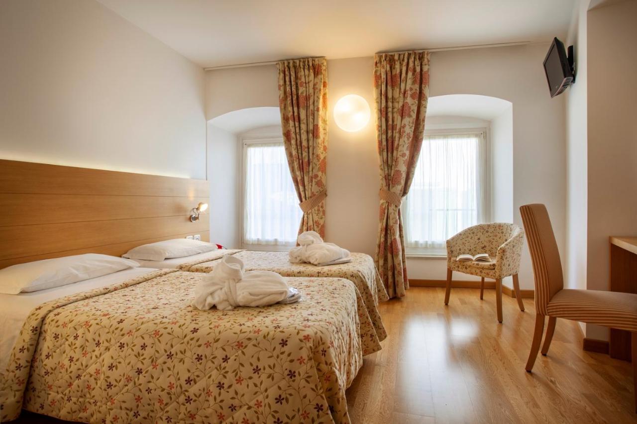 Hotel Romanda Levico Terme Exteriör bild