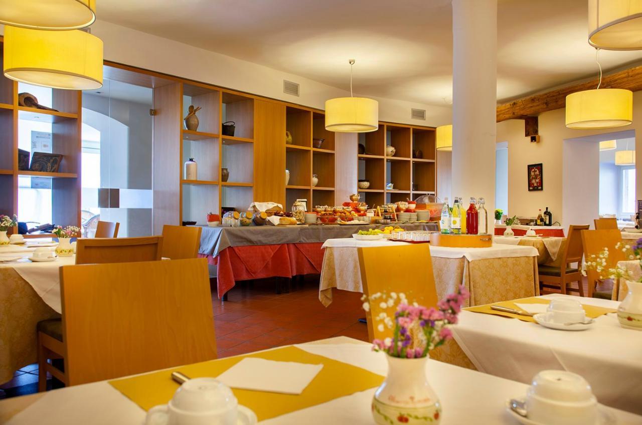 Hotel Romanda Levico Terme Exteriör bild